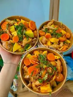 Hình ảnh Chân gà mix trứng non sốt Thái