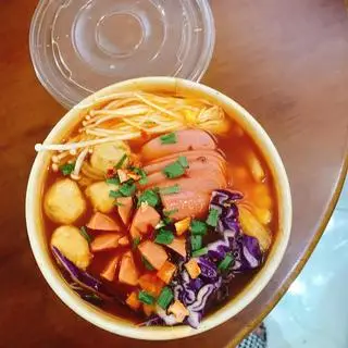 Hình ảnh Mỳ cay xúc xích