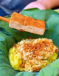 Hình ảnh Xôi xéo ruốc (chà bông) - chả mỡ Hà Nội