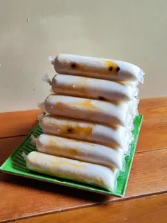 Hình ảnh Sữa chua vị Chanh dây - 10 bịch 