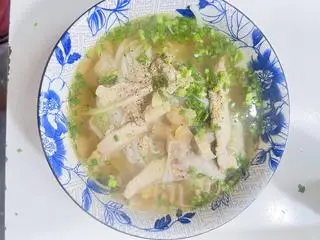 Hình ảnh Phở gầu gân+tặng 1chai c2