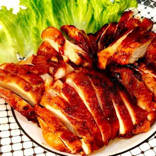 Hình ảnh Bún gạo lứt má đùi gà nướng tảng