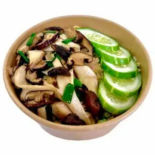 Hình ảnh Cơm đảo gà xào nấm