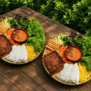 Hình ảnh 2 suất nem nướng