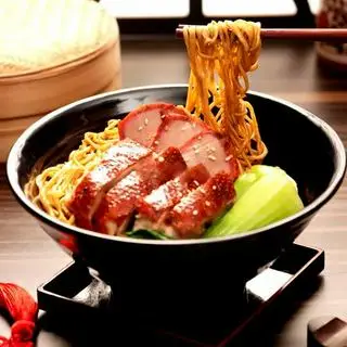 Hình ảnh Mì trộn vịt quay xá xíu