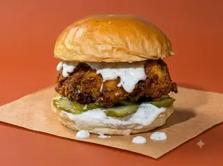 Hình ảnh Hot chicken sandwich