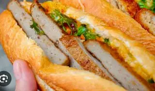Hình ảnh Bánh mì chả cá Bà Rịa Vũng Tàu/Ba Ria–Vung Tau Fish Cake Baguette