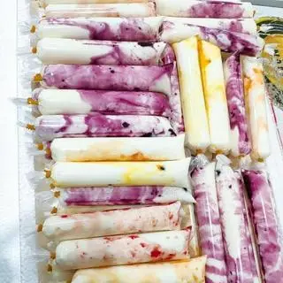 Hình ảnh Kem sữa chua túi
