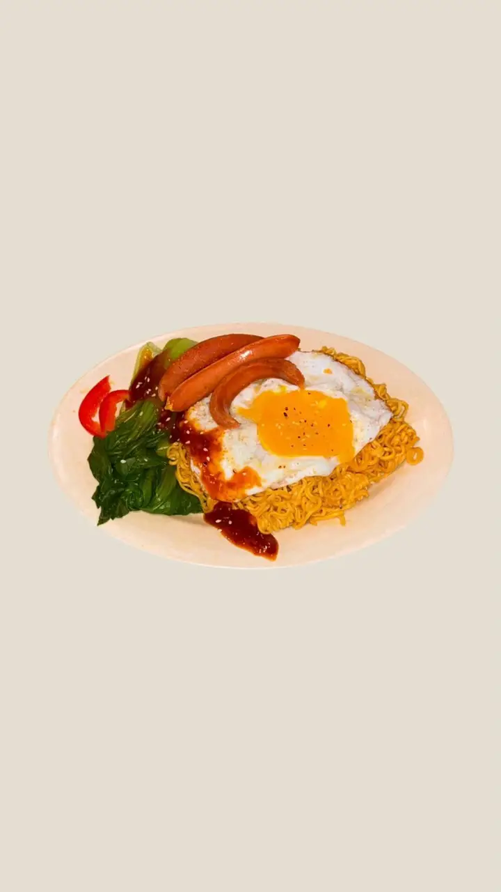 Hình ảnh Mì trộn trứng xúc xích