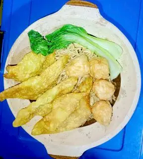 Hình ảnh E. Mì Trộn Cá Viên Hoành Thánh 