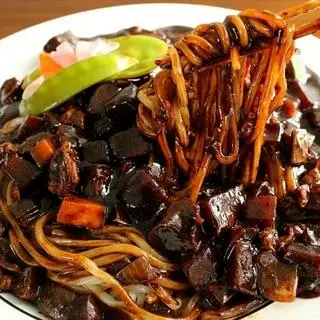 Hình ảnh Mì Tương Đen ( sợi mì tươi)