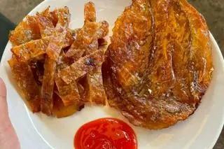 Hình ảnh 2 con cá bò nướng