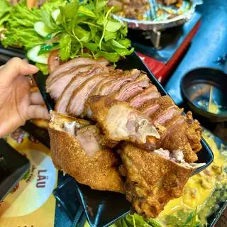 Hình ảnh Giò heo muối chiên giòn