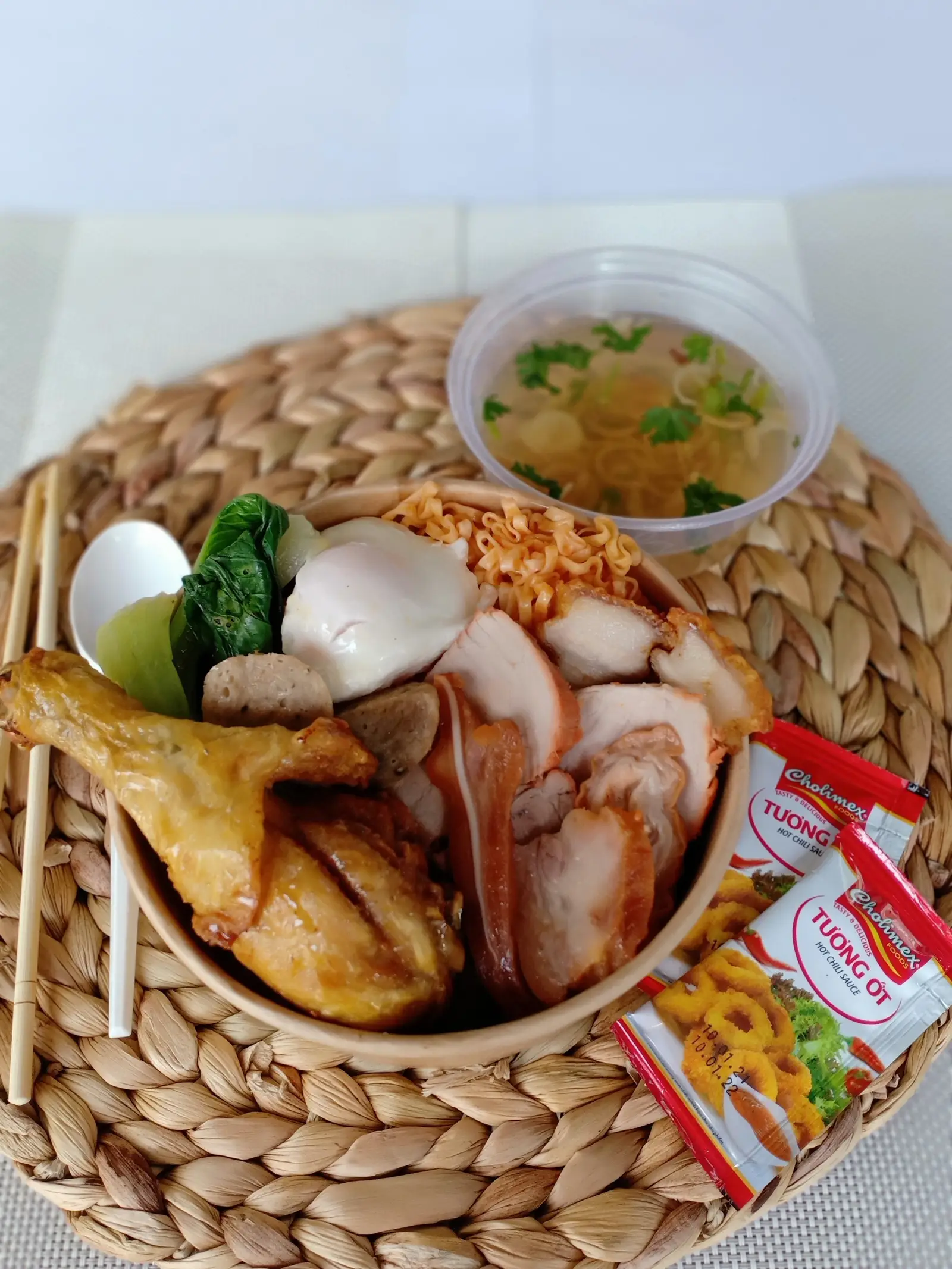 Hình ảnh Mì trộn đặc biệt + súp trứng lòng đào