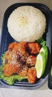 Hình ảnh Cơm Gà Viên Sốt Chua Ngọt