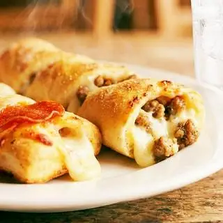 Hình ảnh Bánh Mì Que Bò Phô Mai