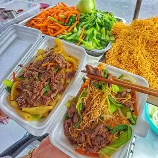 Hình ảnh Mì xào rau - ốp la