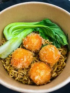 Hình ảnh Mì trộn viên hải sản sốt mayo (4v)