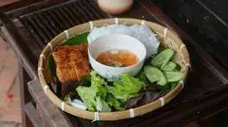 Hình ảnh Mẹt Bún Chả Hà Nội