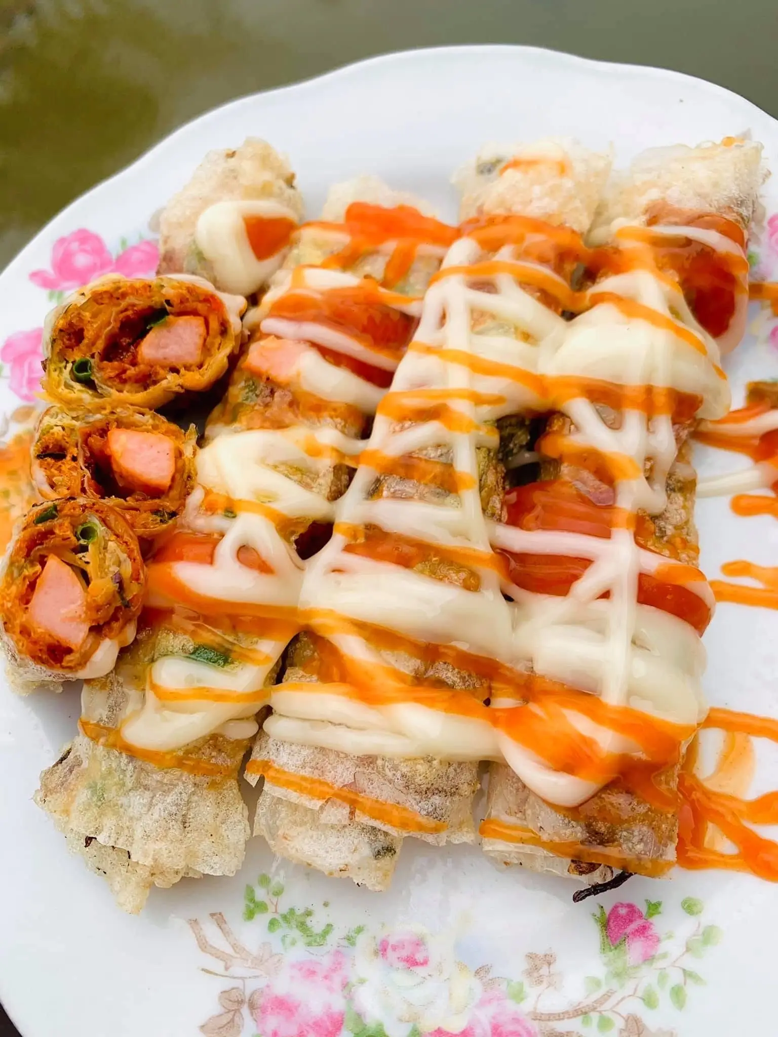 Hình ảnh Bánh tráng chiên xúc xích