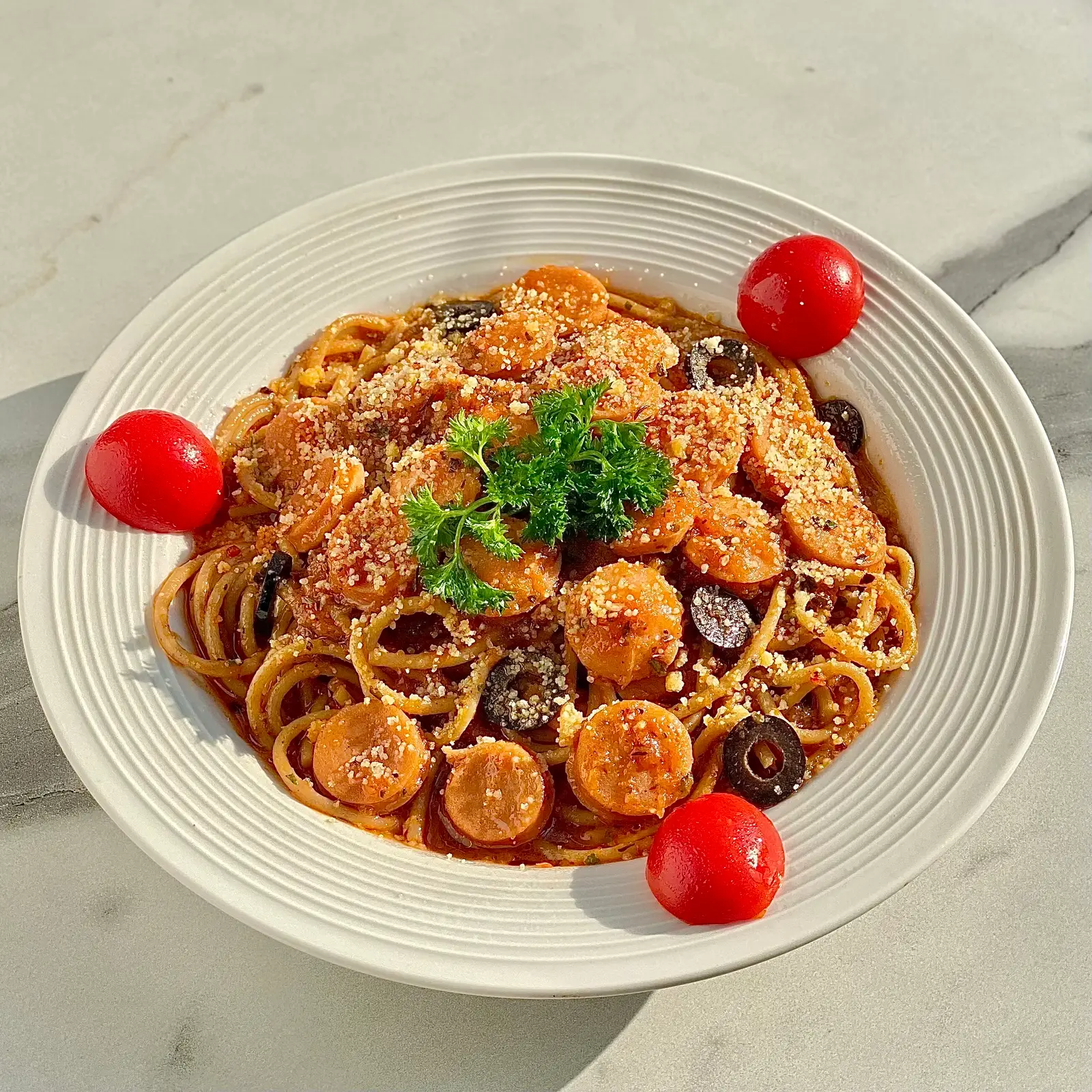Hình ảnh Mì Ý spaghetti xúc xích ức gà nấm hương sốt margherita hầm