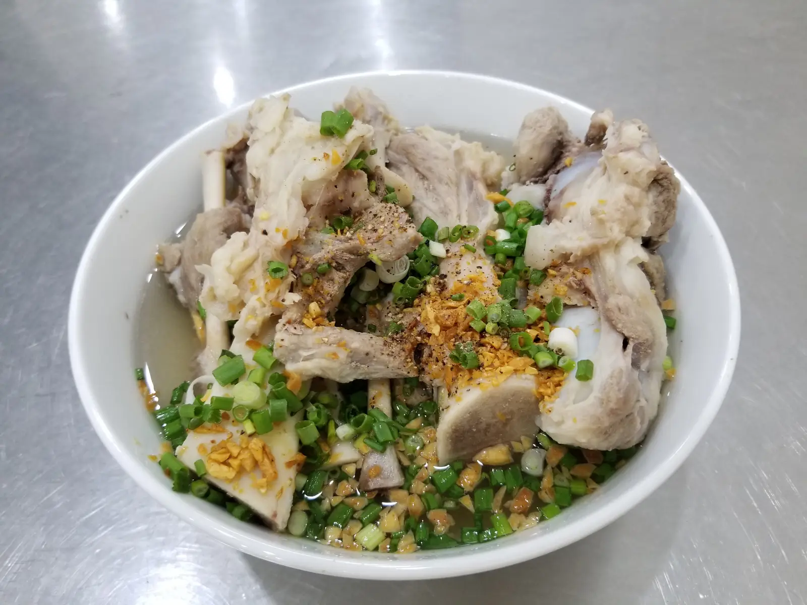 Hình ảnh Hủ tiếu xí quách quách xương ống tủy