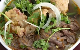 Hình ảnh BÚN BÒ BẮP + NẠM + GÂN + CHẢ + SỤN