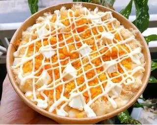 Hình ảnh Bông lan trứng muối Full Topping