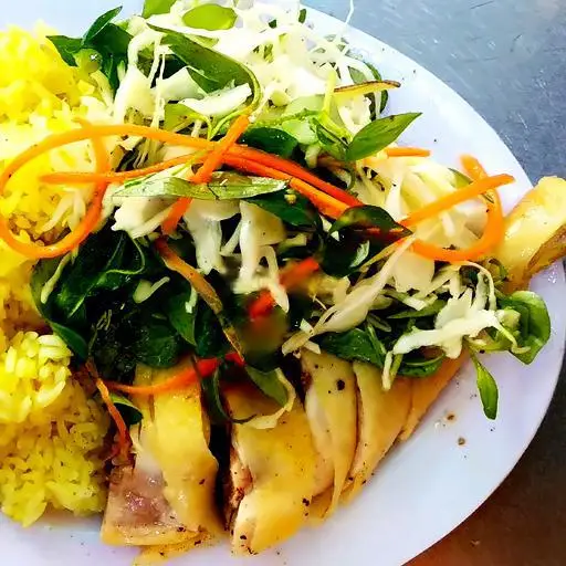 Hình ảnh Cơm đùi gà chặt