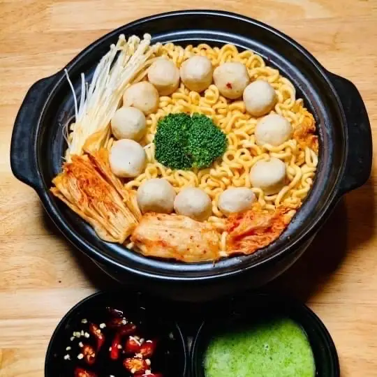 Hình ảnh Mì kim chi cá viên 
