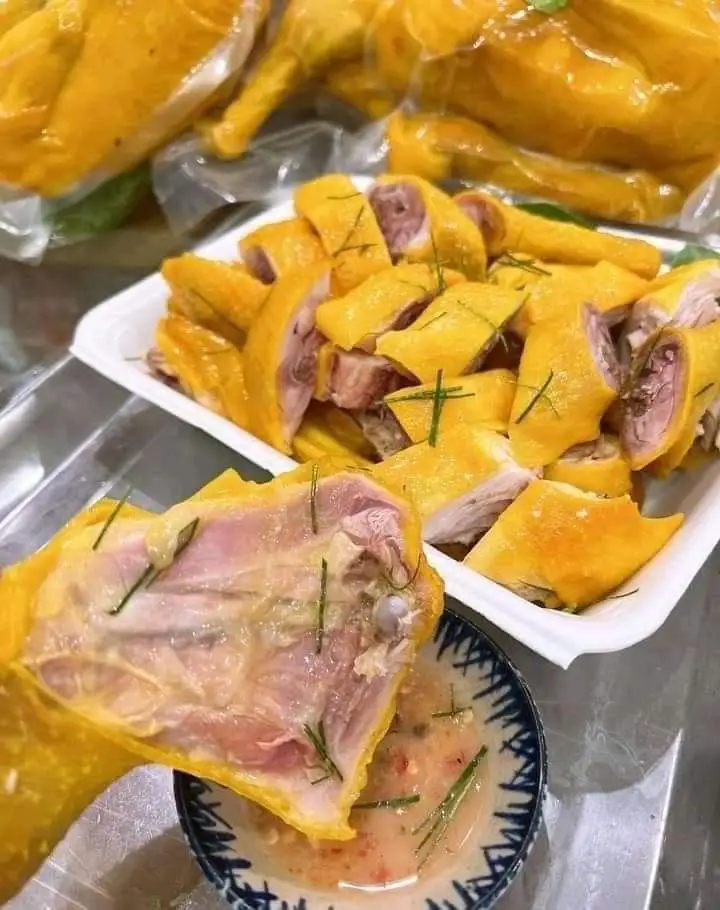 Hình ảnh GÀ Ủ MUỐI HOA TIÊU ,, 1/2 CON CHẶT SẴN ( + RAU + NƯỚC CHẤM ĐẶT BIỆT ) 