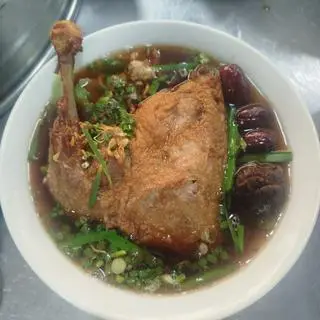 Hình ảnh mì vịt tiềm góc tư đùi 