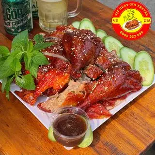 Hình ảnh Vịt quay lá mắc mật - 1/2 con