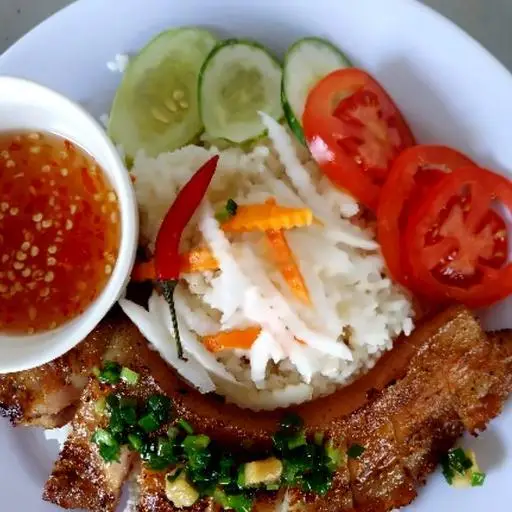 Hình ảnh Cơm ba rọi + chả hấp + ốp la