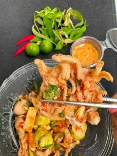 Hình ảnh Chân Gà Sốt Thái nhỏ