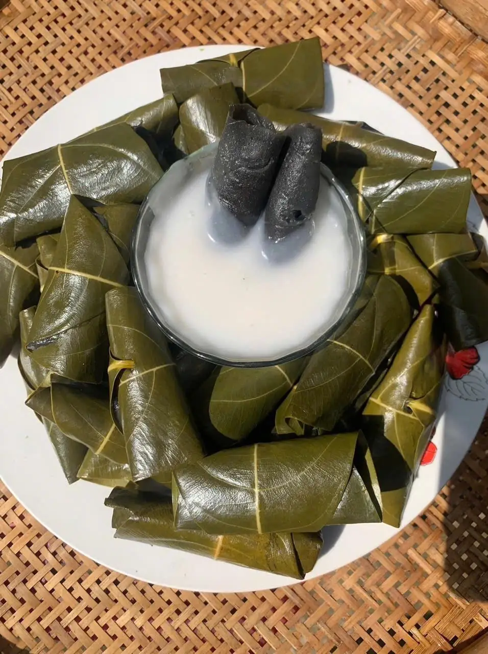 Hình ảnh BÁNH LÁ MƠ CUỘN LÁ MÍT ( phần nhỏ 250g)