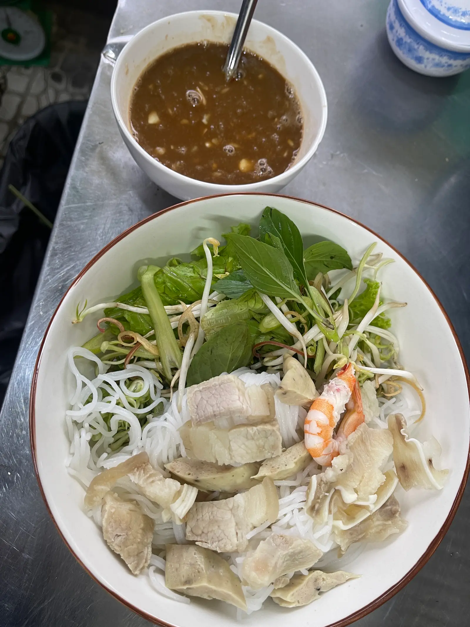 Hình ảnh Bún Mắm Nêm Tai Heo Chả