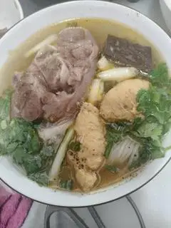 Hình ảnh Bún giò heo chả cua 