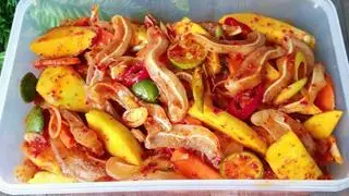Hình ảnh Tai heo sốt Thái – giòn sựt cay mê ly