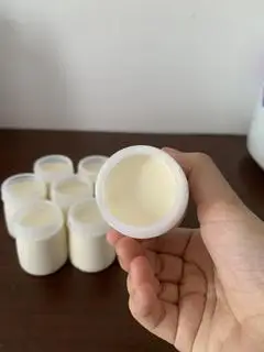 Hình ảnh 5 hũ sữa chua vị truyền thống