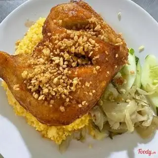 Hình ảnh Cơm Gà Xốt Mắm Tỏi Đùi Góc Tư Lớn