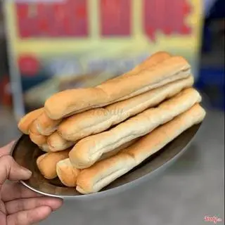 Hình ảnh 4 Bánh Mì Que Bơ Sữa