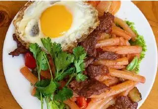 Hình ảnh Nui xào bò trứng 