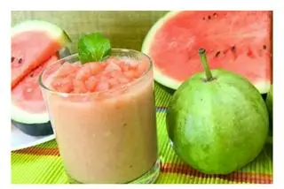 Hình ảnh Ổi dưa hấu khủng lồ