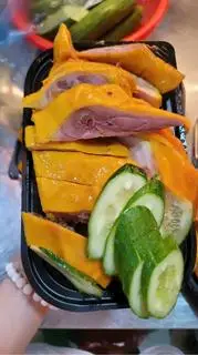 Hình ảnh Gà ủ muối nguyên con