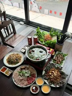 Hình ảnh Lẩu bò thập cẩm - 2 3 người ăn