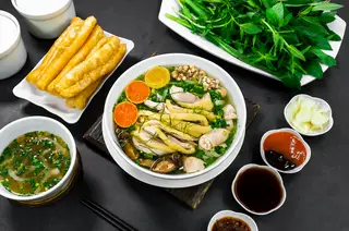 Hình ảnh Phở gà đầy đủ