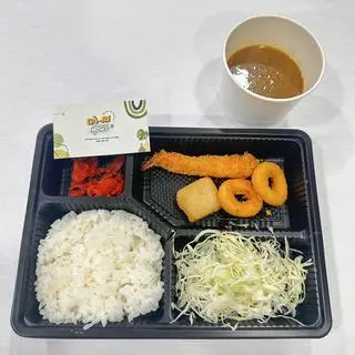 Hình ảnh Cơm cà ri Nhật hải sản (Tôm-Cá-Mực)