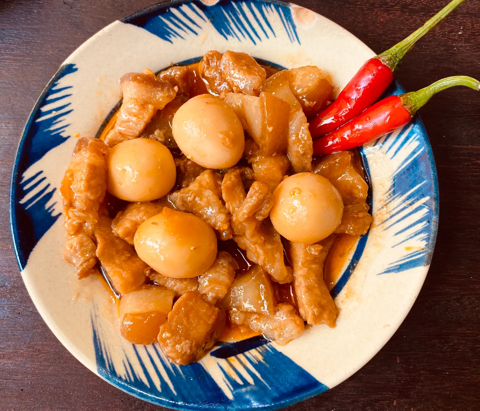 Hình ảnh Cơm ba chỉ khìa trứng cút
