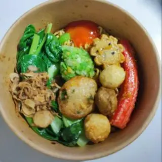 Hình ảnh Mì trộn viên chiên
